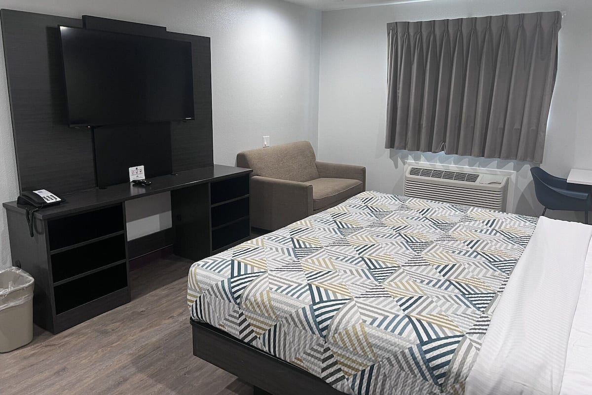 Blackout curtains, iron/ironing board, free WiFi, bed sheets