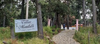 Villa Monteli Suites