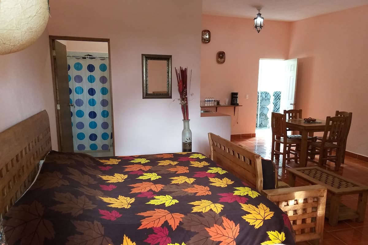 Superior Studio Suite, Balcony | 2 bedrooms, individually decorated, individually furnished