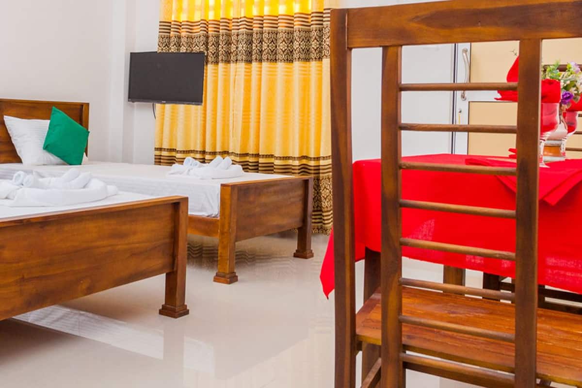 Deluxe Triple Room, Multiple Beds, Non Smoking