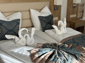 Desk, free WiFi - Hotel Sonne (Weingarten)