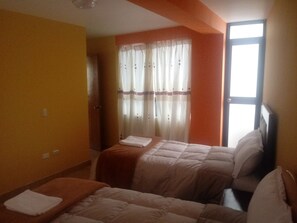 Departamento estándar, 2 habitaciones, para fumadores, vista a la ciudad | Minibar, muebles diferentes y wifi gratis 