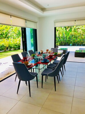 Breakfast area