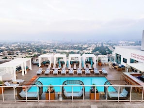 Outdoor pool - Andaz West Hollywood (West Hollywood)