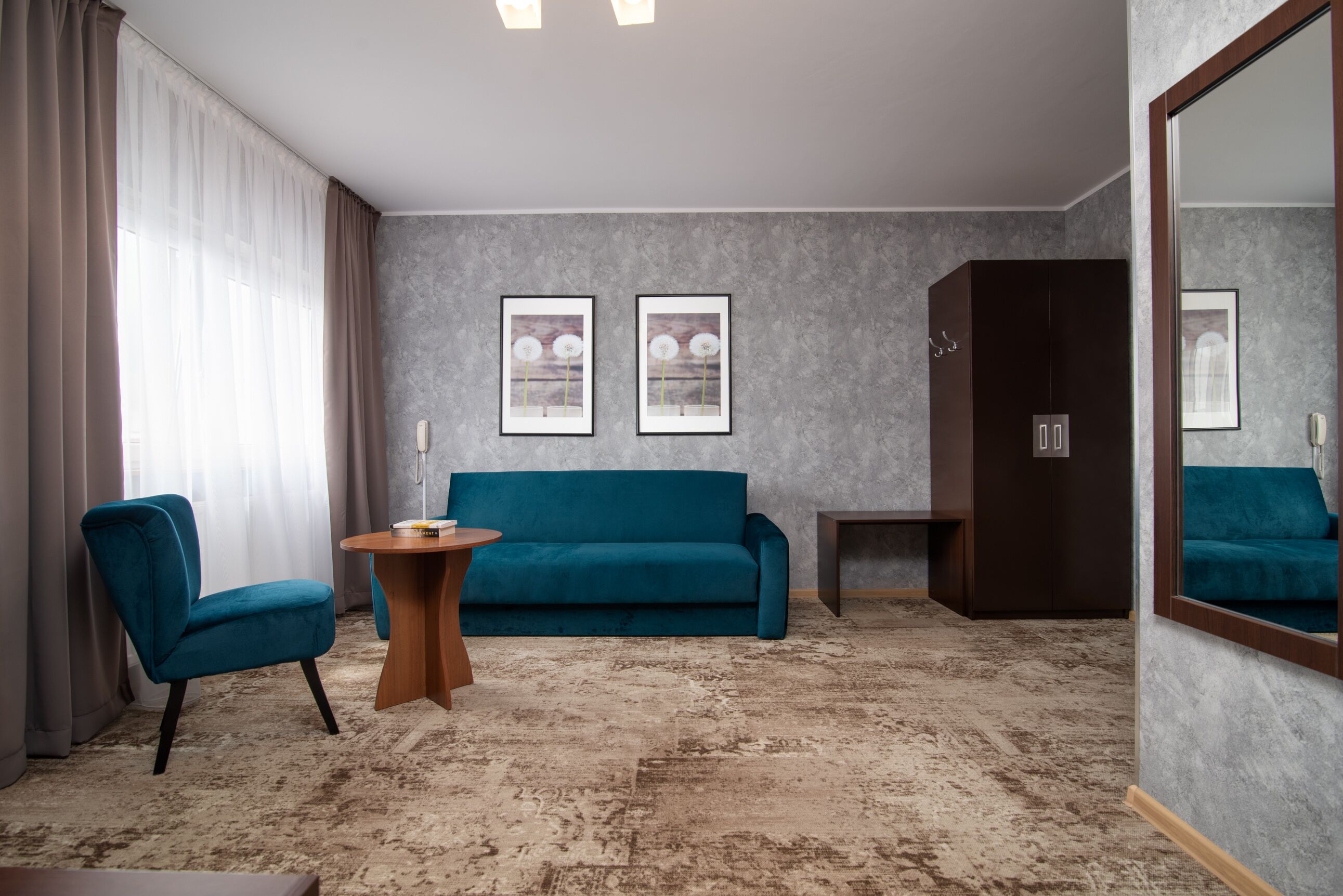 comfort studio suite | living area