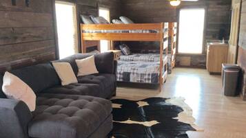 Bunkhouse Cabin 4 | Free WiFi, bed sheets
