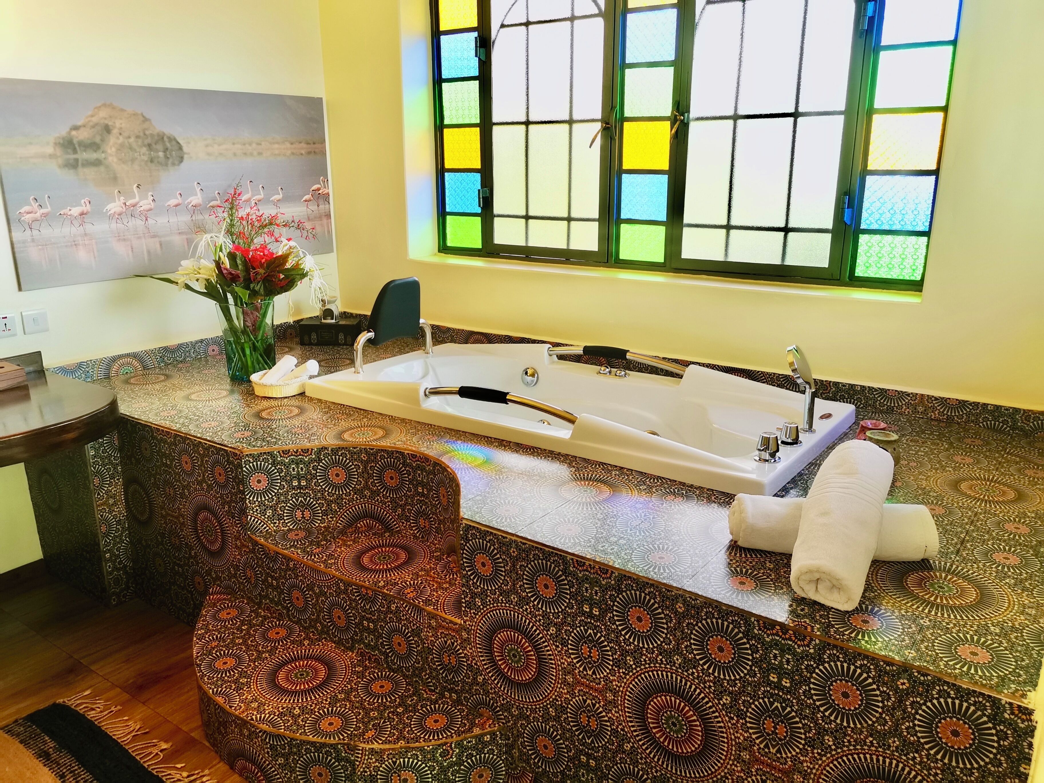 executive double room, 1 king bed, pool view | bathroom | rainfall showerhead, free toiletries, hair dryer, slippers