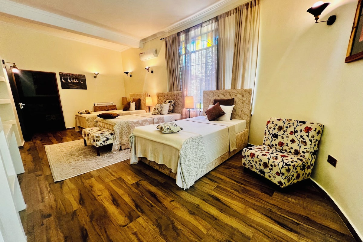 デラックス トリプルルーム | セーフティボックス (室内)、客室ごとに異なる装飾、客室ごとに異なるインテリア、遮光カーテン