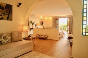 Zimmersafe, individuell dekoriert, individuell eingerichtet