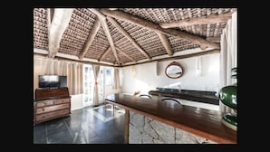 パノラミック キャビン ベッド (複数台) 禁煙 オーシャンビュー | 2 室のベッドルーム、低刺激性寝具、遮光カーテン、アイロン / アイロン台