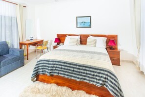 Luxury Double Room, Balcony, Partial Sea View - Charlestina Beach Resort (Ampenyi)