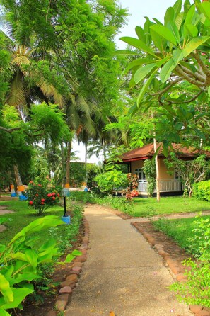Gazebo - Charlestina Beach Resort (Ampenyi)