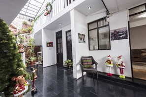 Lobby sitting area - Pension Sanbleña B&B (Cusco)