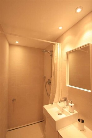 Shower, towels - Stone House Krk (Krk)