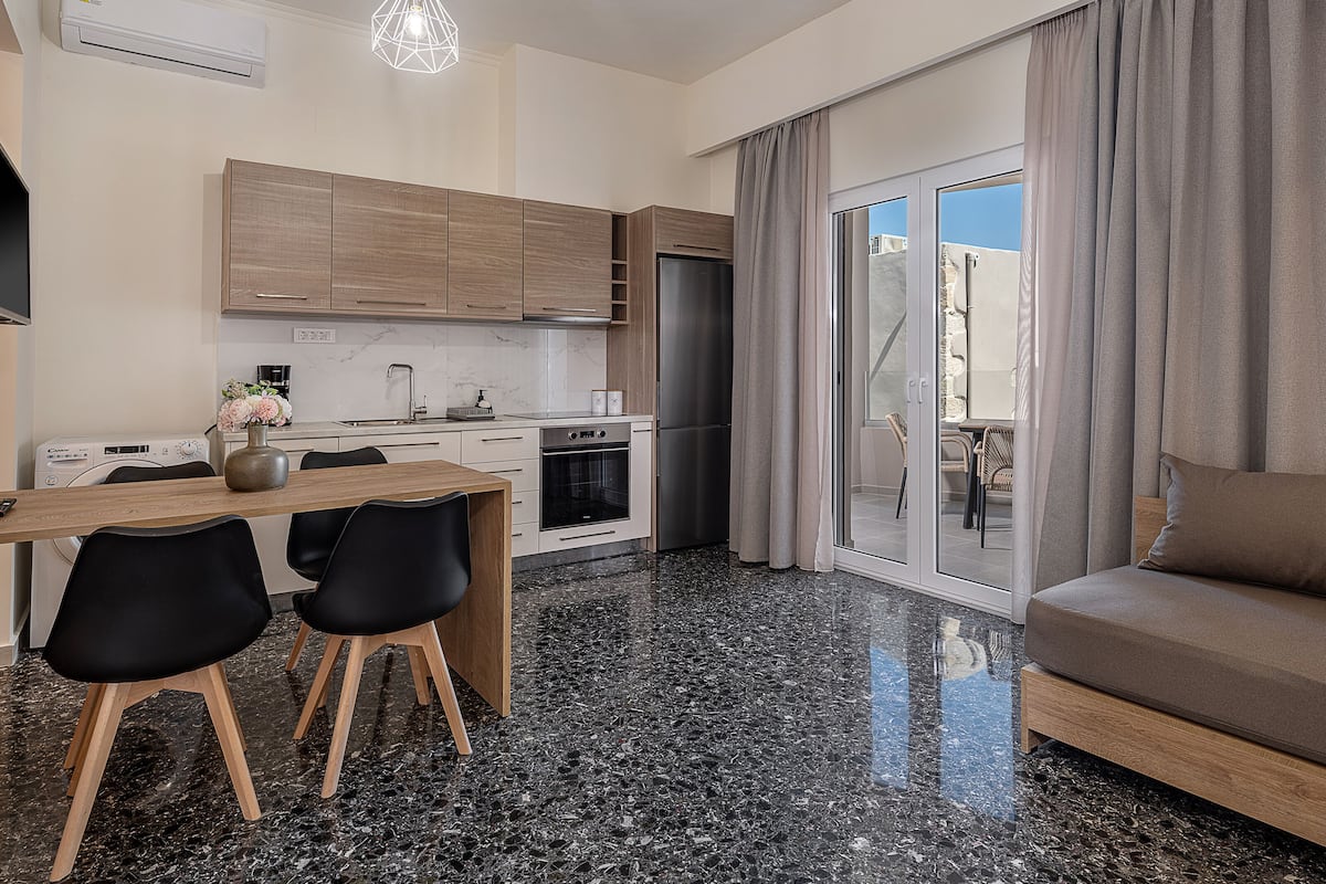 Family Suite with Balcony | 1 bedroom, premium bedding, individually decorated, laptop workspace