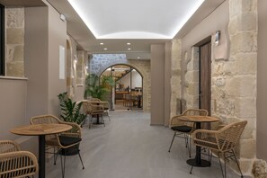 Coin salon dans le hall