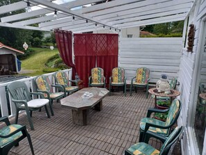 Terrace/patio - Stop at The Cross (Dalsjöfors)