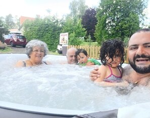 Baignoire à remous extérieure