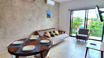 Premier Apartment, Multiple Beds, Non Smoking | Living area