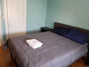 Cortinas blackout, tabla de planchar con plancha y wifi gratis