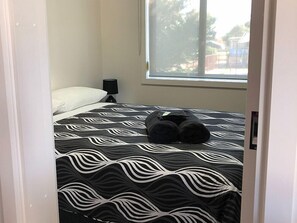 Laptopgeeigneter Arbeitsplatz, Verdunkelungsvorhänge