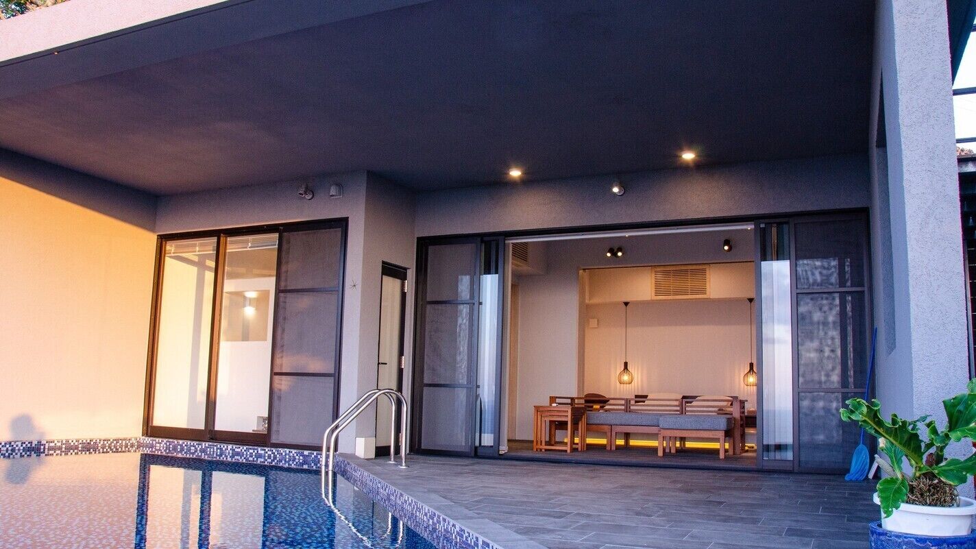 プール | 3 つの屋外プール