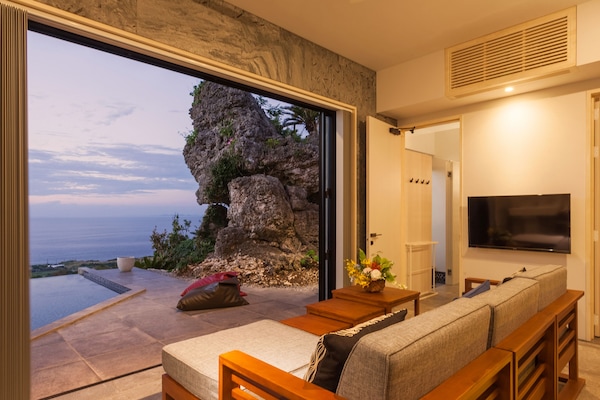 Caja de seguridad en la habitación, wifi gratis y ropa de cama