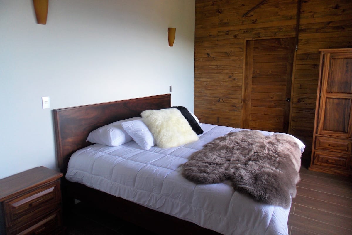 Deluxe Chalet, 1 King Bed, Non Smoking, Ocean View | 1 bedroom, premium bedding, Select Comfort beds, blackout drapes