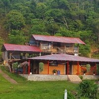 Fachada de la propiedad