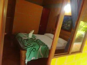 Desk, blackout curtains, iron/ironing board, free WiFi - Hostal El Papiro (Mocoa)