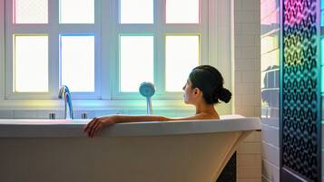 Couples treatment room(s), hot tub, body treatments, aromatherapy