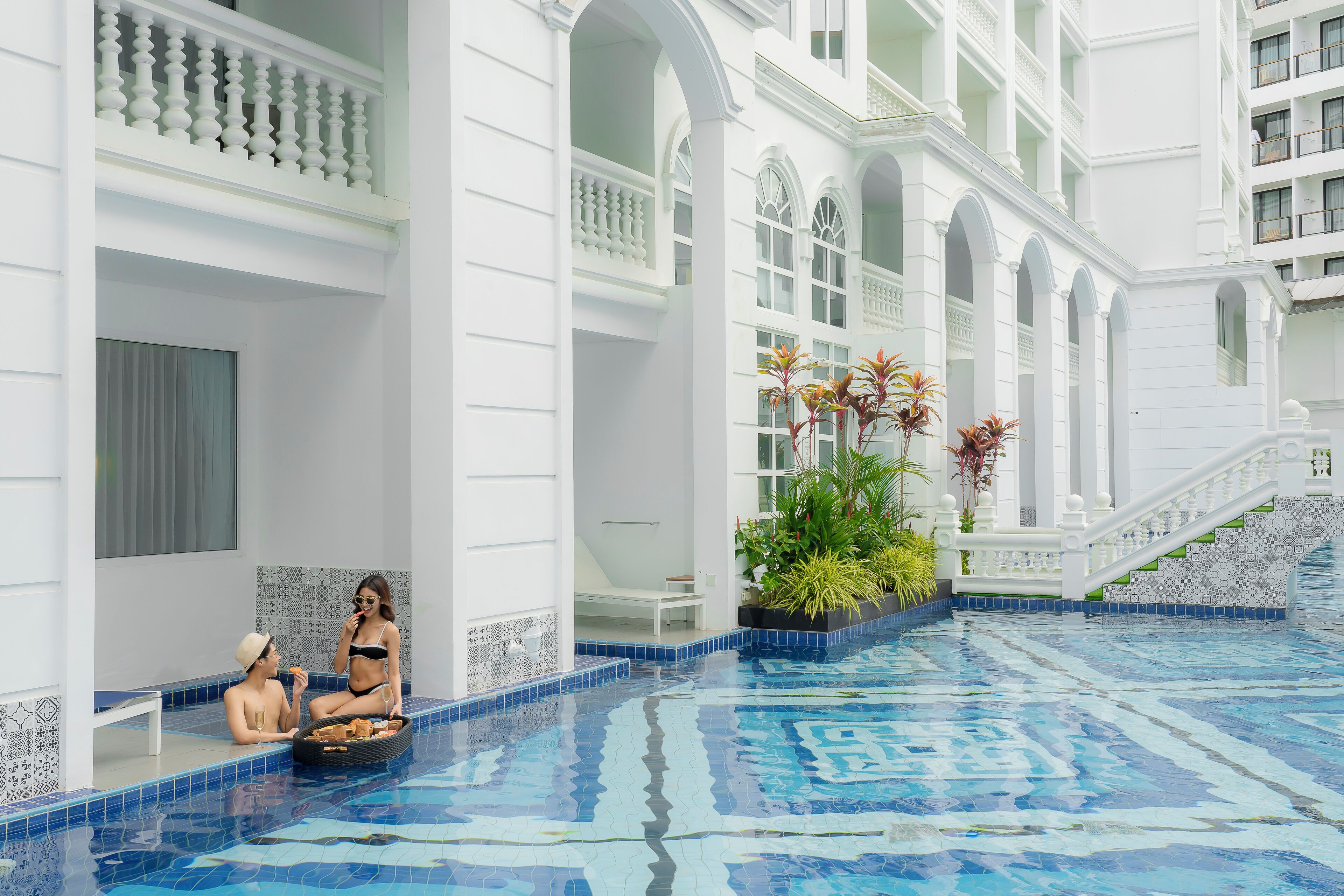 Rom – deluxe, 1 kingsize-seng, adgang til basseng | Terrasse/patio