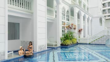 Deluxe-værelse - 1 kingsize-seng - adgang til pool | Terrasse/gårdhave