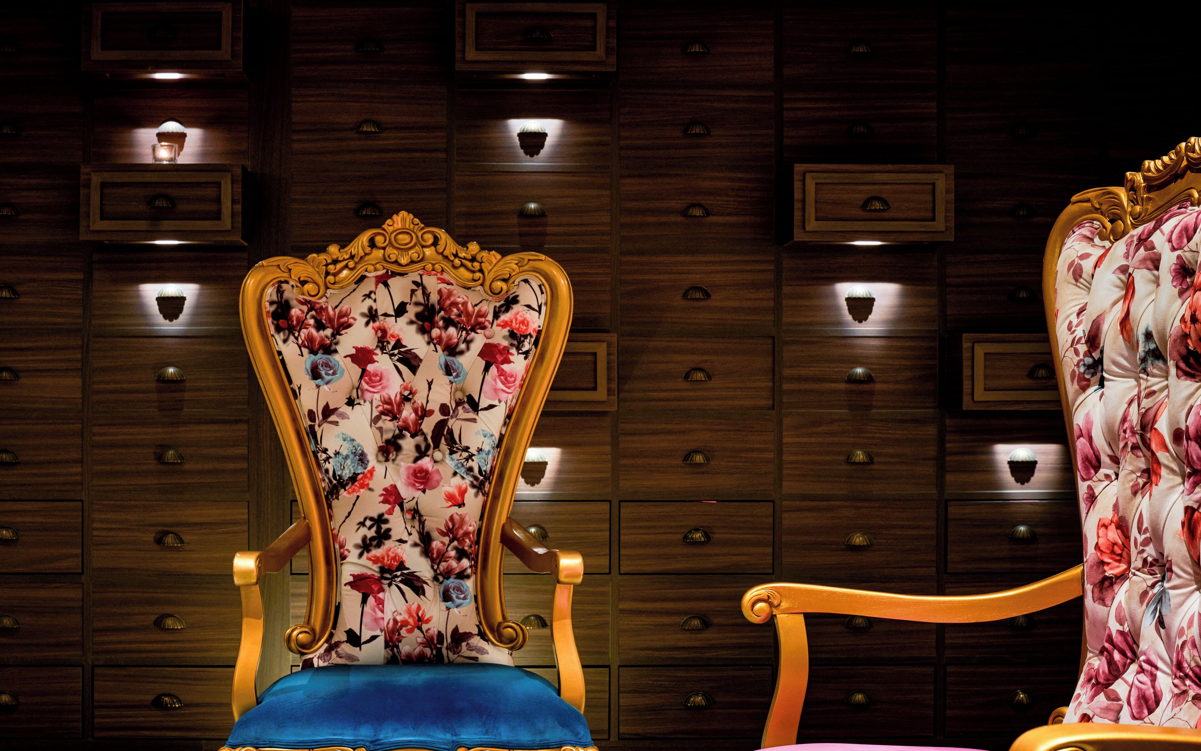 couples treatment room(s), hot tub, body treatments, aromatherapy