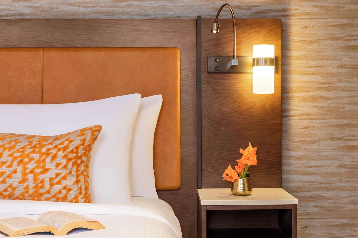 in-room safe, desk, laptop workspace, blackout curtains