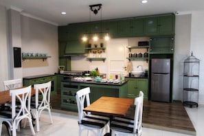 Restaurant - Omah Madam Bed & Breakfast (Semarang)