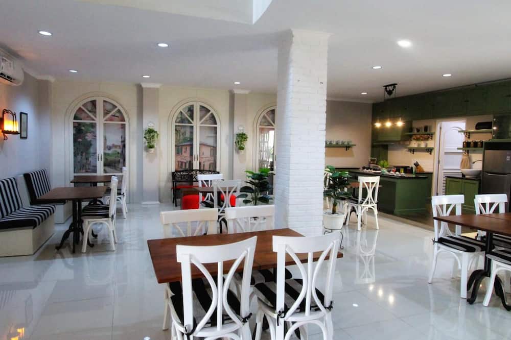 Omah Madam Bed & Breakfast