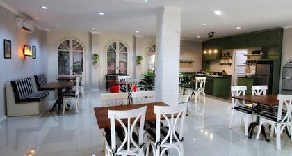 Omah Madam Bed & Breakfast