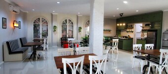 Omah Madam Bed & Breakfast