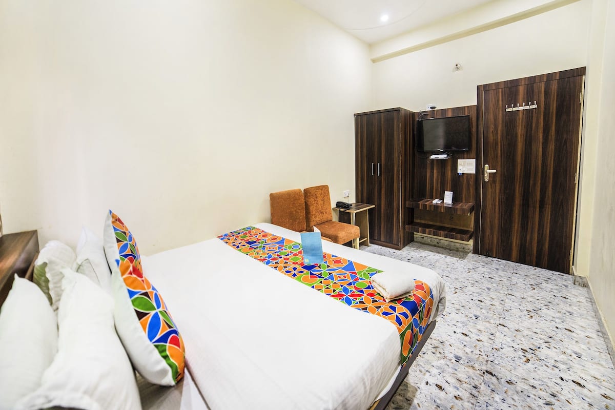 In-room safe, rollaway beds, free WiFi