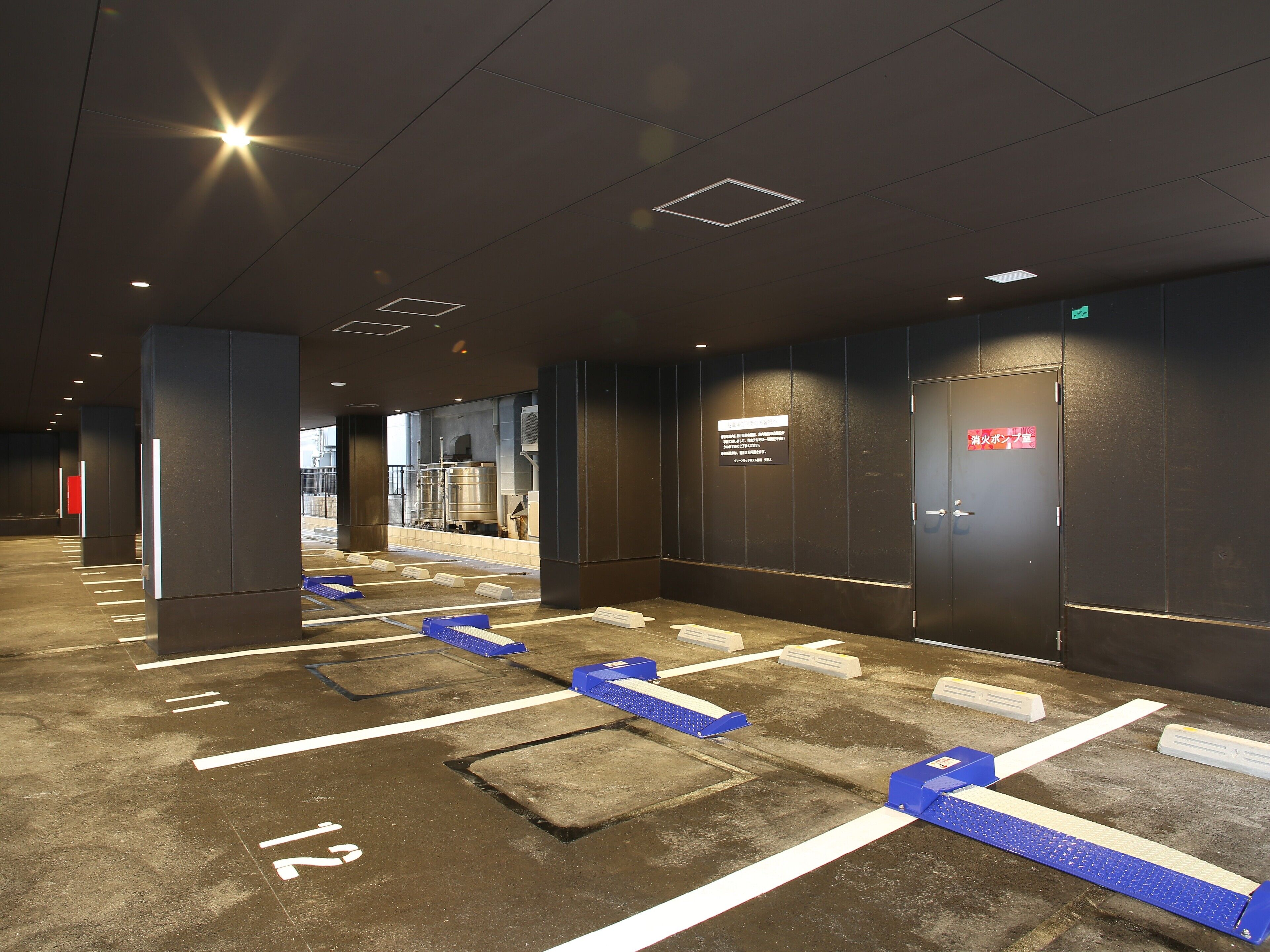 self-parking (surcharge) 1000 per stay