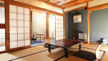 Run of House, Japanese Style Room | In-room safe, bed sheets
