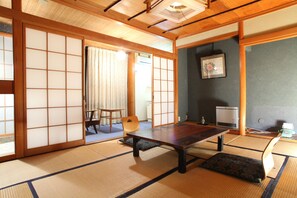 Run of House, Japanese Style Room | In-room safe, bed sheets - Hatsunoyu hotel (Yamanouchi)