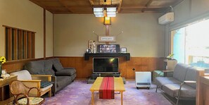 Lobby - Hatsunoyu hotel (Yamanouchi)