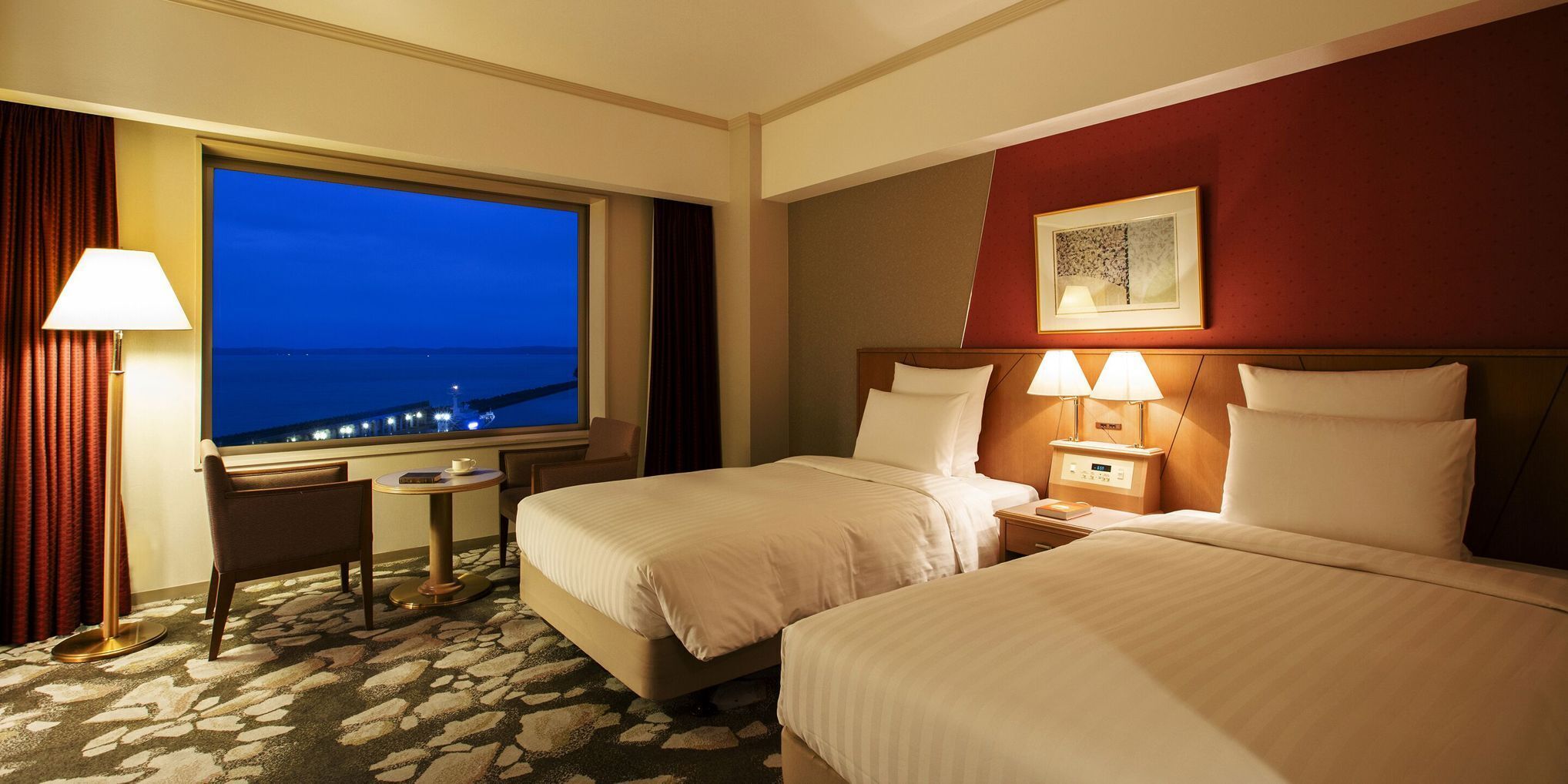 Premium bedding, in-room safe, desk, free WiFi