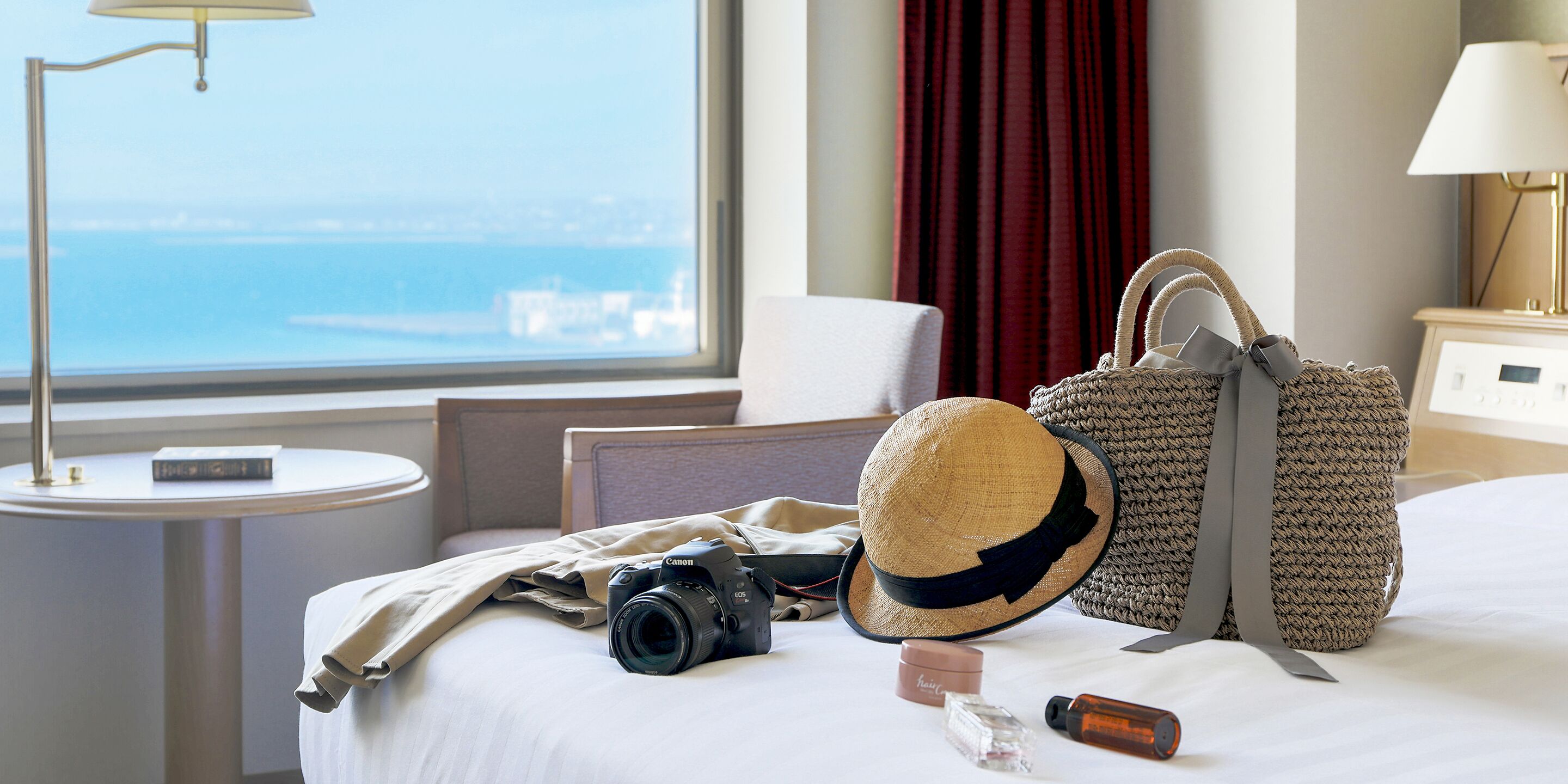 高級寝具、セーフティボックス (室内)、デスク、WiFi (無料)