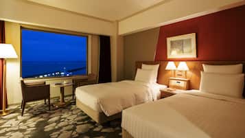 High Floor Twin Room, Ocean View, Non Smoking | Premium bedding, in-room safe, desk, free WiFi