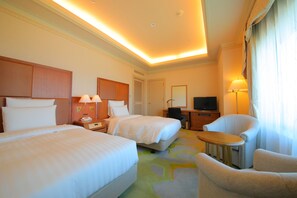 Royal suite, niet-roken | Luxe beddengoed, een kluis op de kamer, een bureau, gratis wifi