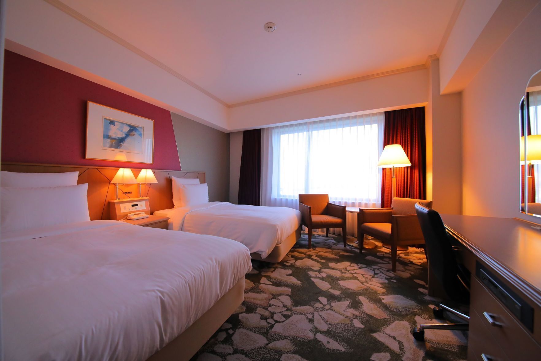 Premium bedding, in-room safe, desk, free WiFi