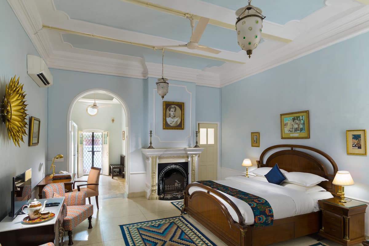 Deluxe kamer, 1 tweepersoonsbed, niet-roken | Luxe beddengoed, een kluis op de kamer, individueel gedecoreerd